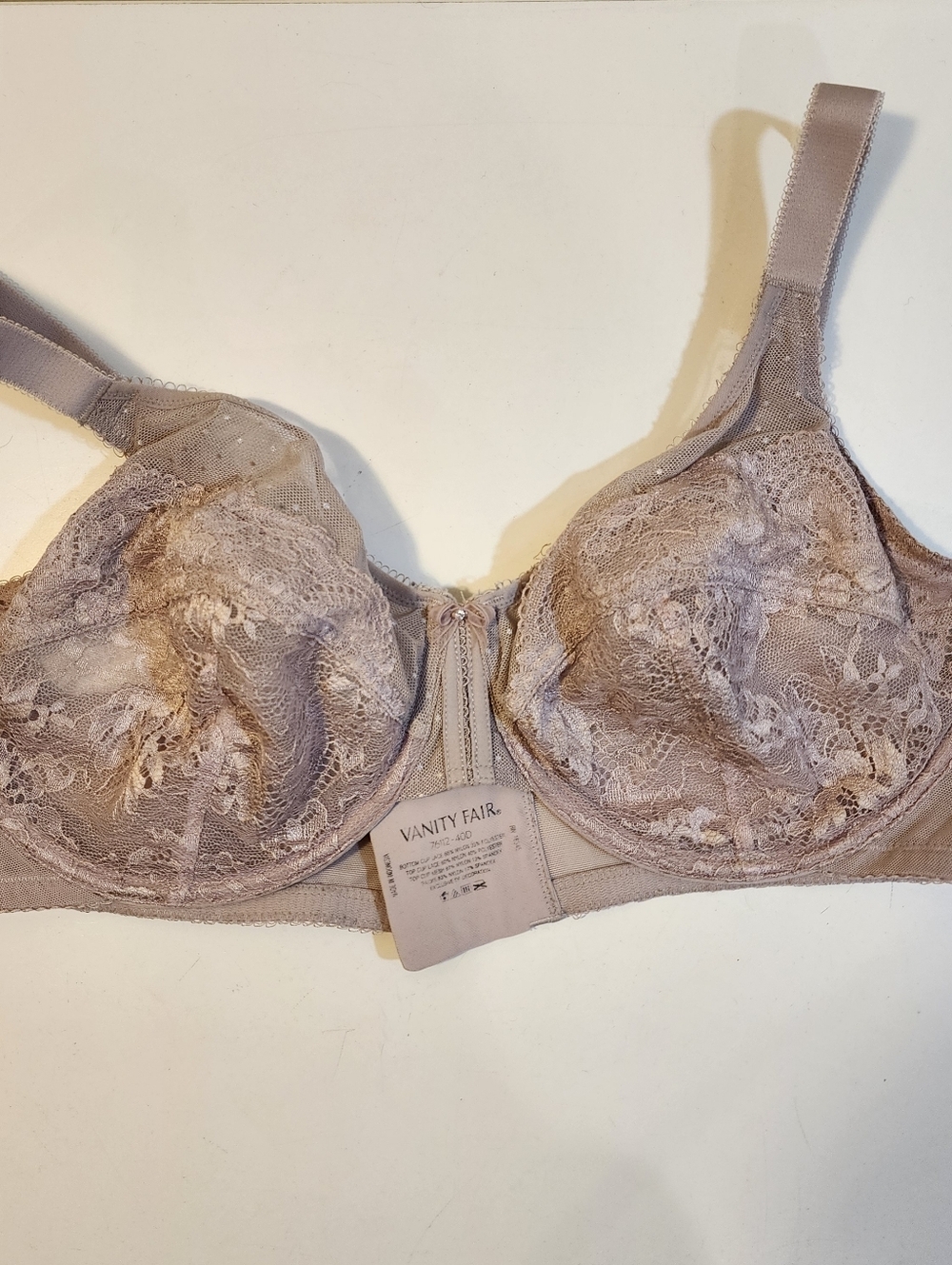 Vanity Fair Lace Underwire Lavander Bra Sz 40D